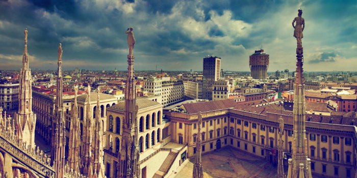 7386x3300 Glimpse Of World's Fashion Capital 35+ Stunning Milan Wallpapers