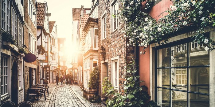 3840x2160 HD wallpaper: black and white Ford Transit, car, black cars, city