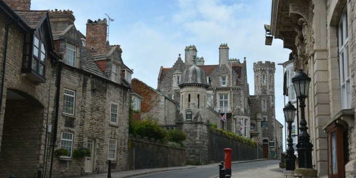 1332x850 Wallpaper road, street, building, UK, architecture, road, street
