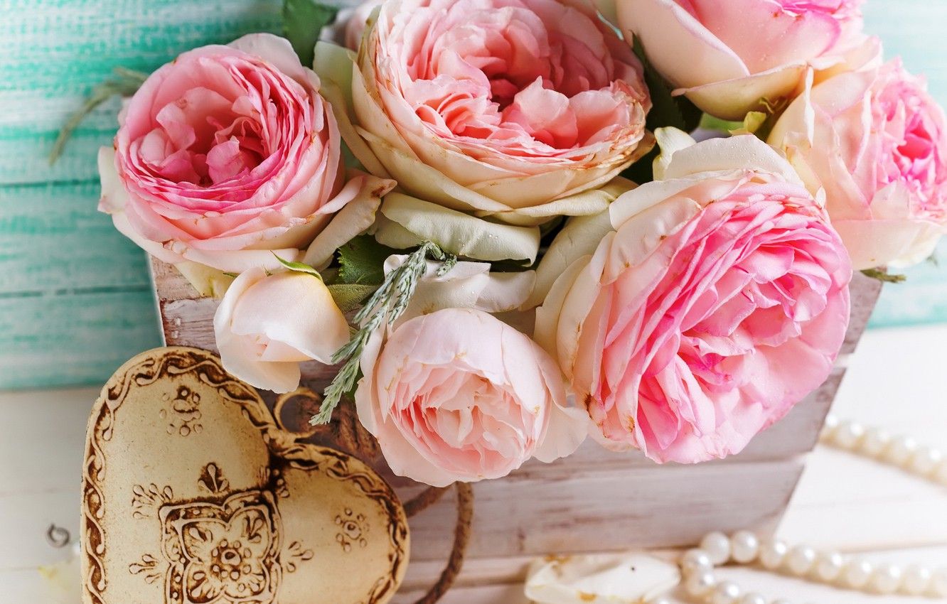 1332x850 Wallpaper flowers, roses, bouquet, love, pink, vintage, heart, wood