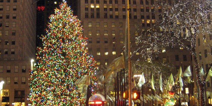 1600x1098 76+] New York Christmas Wallpaper on WallpaperSafari