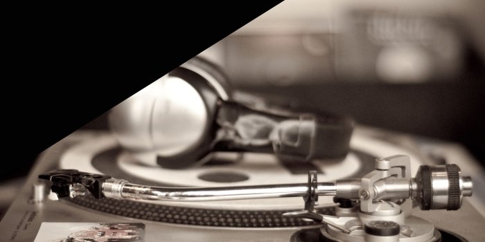 2560x1600 DJ-Mixer-Wallpaper-for-Desktop – Only Old Skool Radio