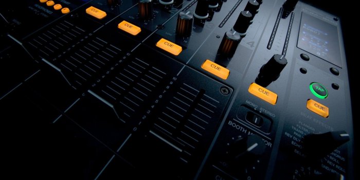 2560x1600 DJ Mixer Wallpapers