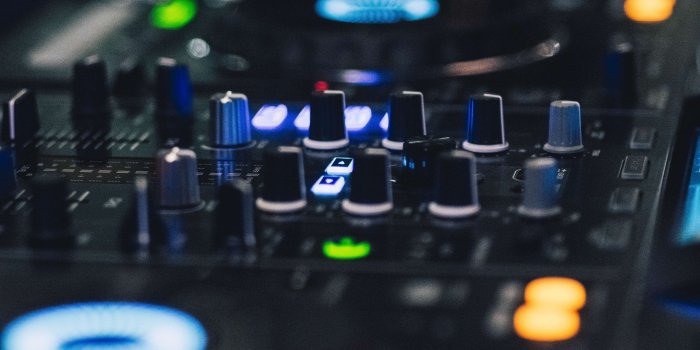 3840x2560 3058010 detail, dj mixer, led lights, sound control, sound mixer 4k