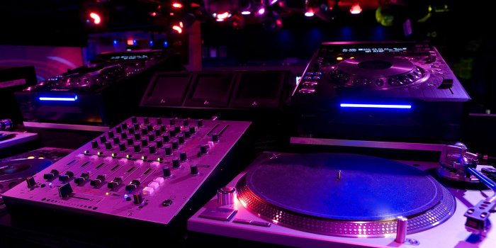 2400x1600 107 DJ HD Wallpapers | Background Images