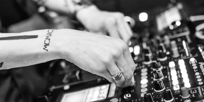 6000x4000 Grayscale and selective focus photograph of DJ mixer HD wallpaper