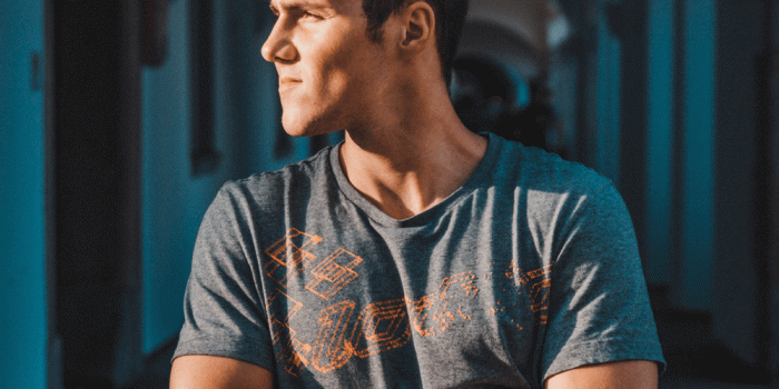 1365x2048 Vanessa Rasanen - author on Writing Visuals - Soldier On