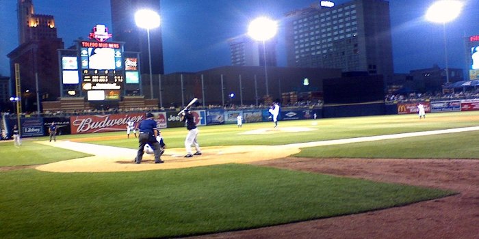 1600x1200 File:Toledo Mud Hens baseball game.jpg - Wikipedia