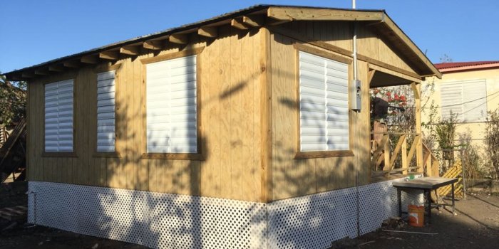 1920x1080 Helping hands supporting hurricane relief