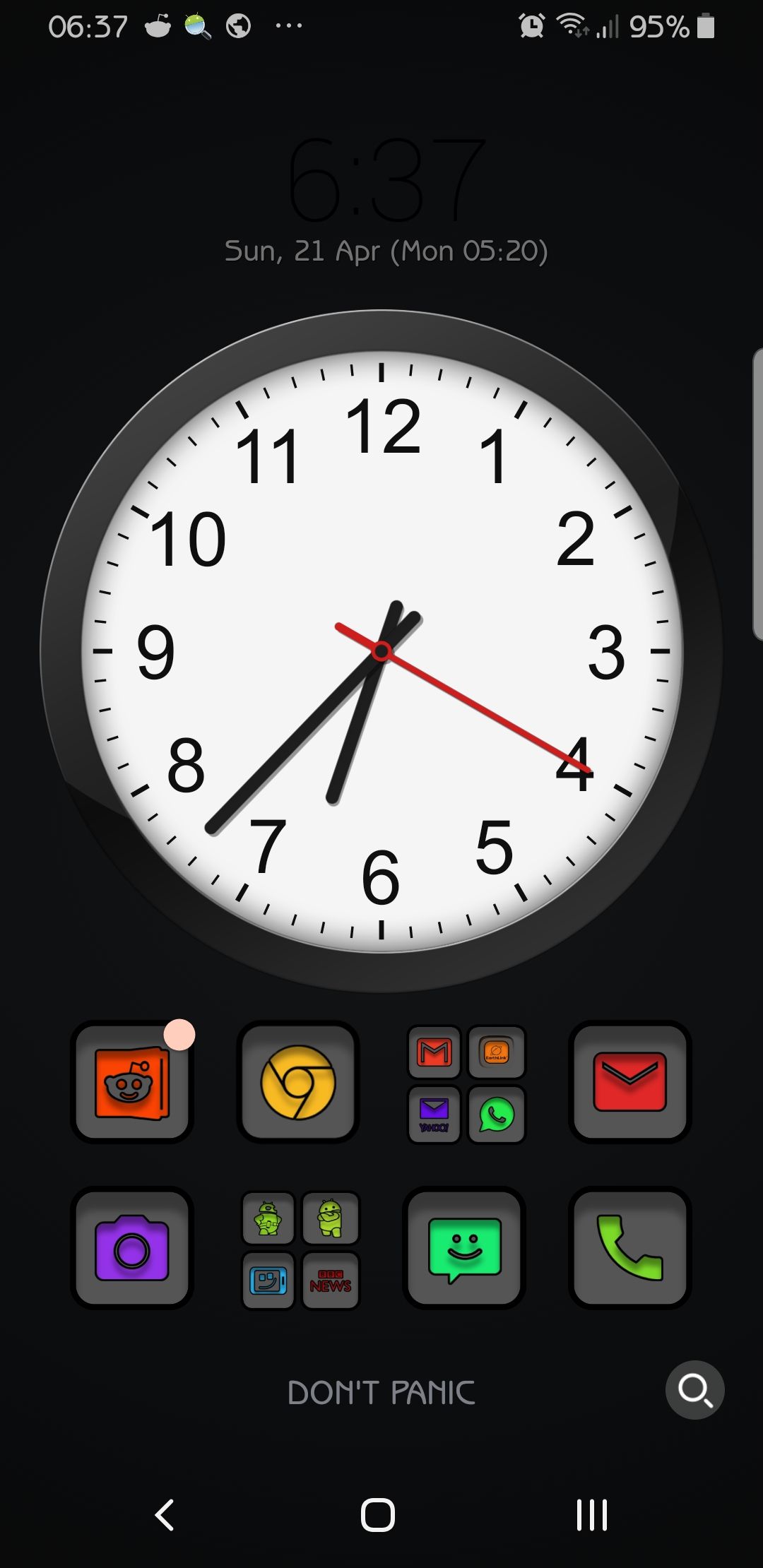 1080x2220 Basic. Wallpaper is Analog Clock, by egert (widget stopped working