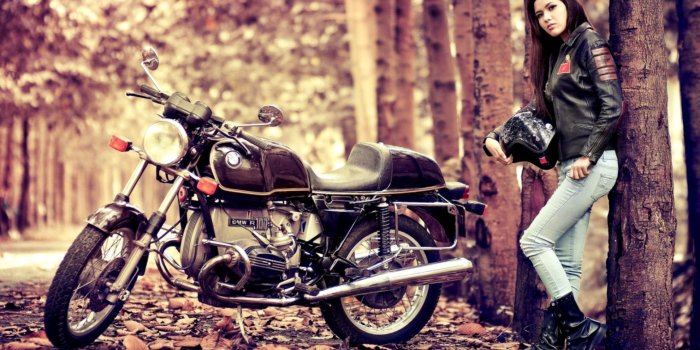 1562x955 Fashion Motorcycle Girl Wallpaper | Wallpapers Library