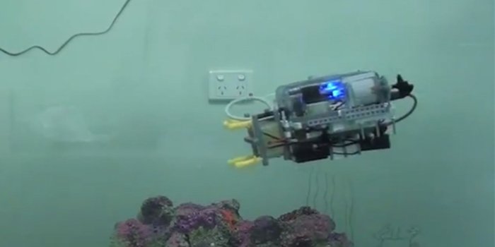 1600x900 Lego robot submersible steered with Xbox 360 controller - CNET