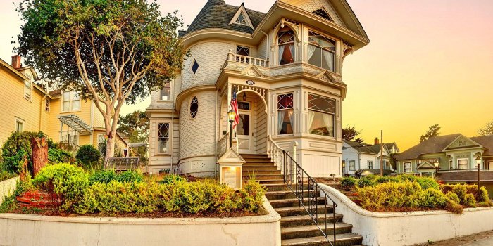 2045x1379 Free download Beautiful Victorian House Desktop Background