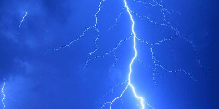1080x1920 Cool Lightning Strikes #iPhone #6 #plus #wallpaper