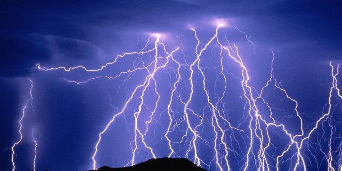 1600x1200 Download Blue Thunder Wallpaper Gallery
