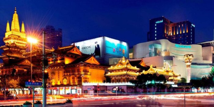 1024x768 Swissotel Grand Shanghai in China - Room Deals, Photos & Reviews