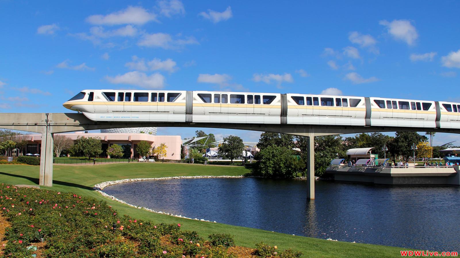 2560x1440 Monorail: A Monorail passing through Epcot's Future World!