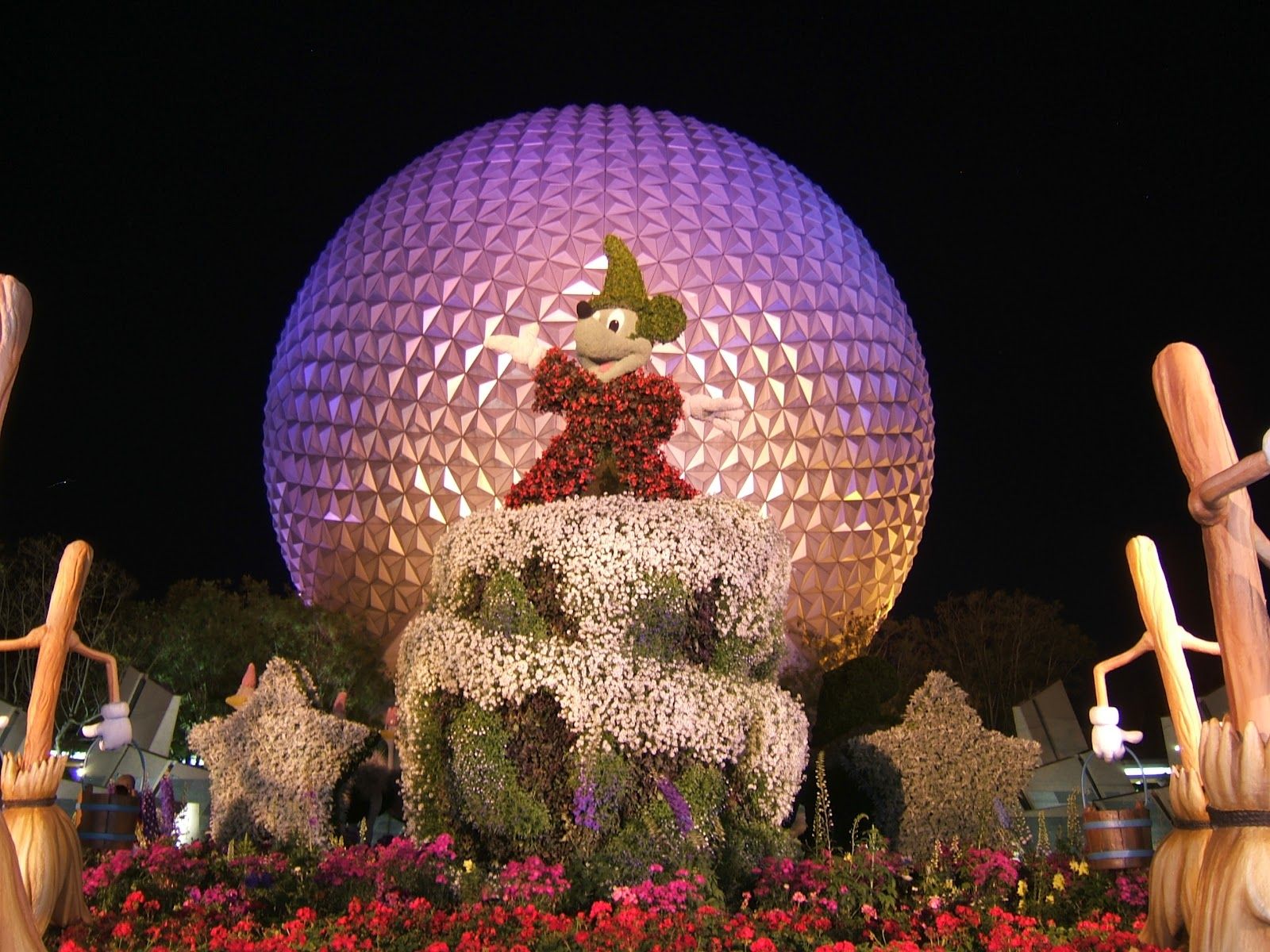 1600x1200 Digital Disney World: DDW Pic 210. Epcot Flower & Garden Festival