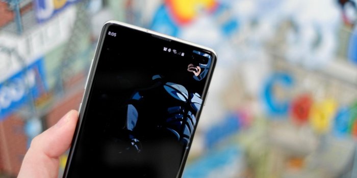1600x900 Galaxy S10: Embrace the hole-punch camera with these wallpapers - CNET