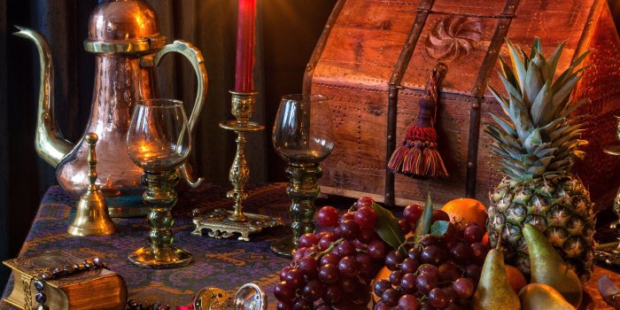 2560x1920 Wallpaper Grapes, pear, pineapple, still life, lamp, cups, candles