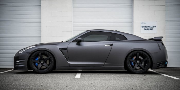 1920x1282 Nissan GTR R35 black wallpaper