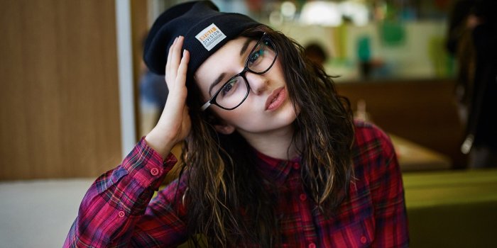 2048x1365 2870583 women model face portrait hands on head women with glasses