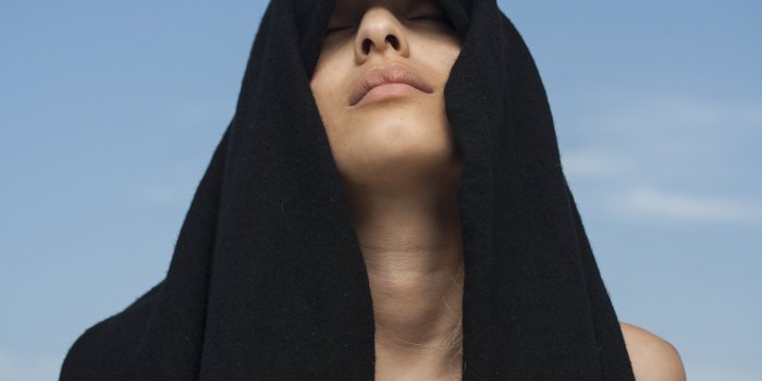 3888x2592 Woman with black towel on her head HD wallpaper | Wallpaper Flare