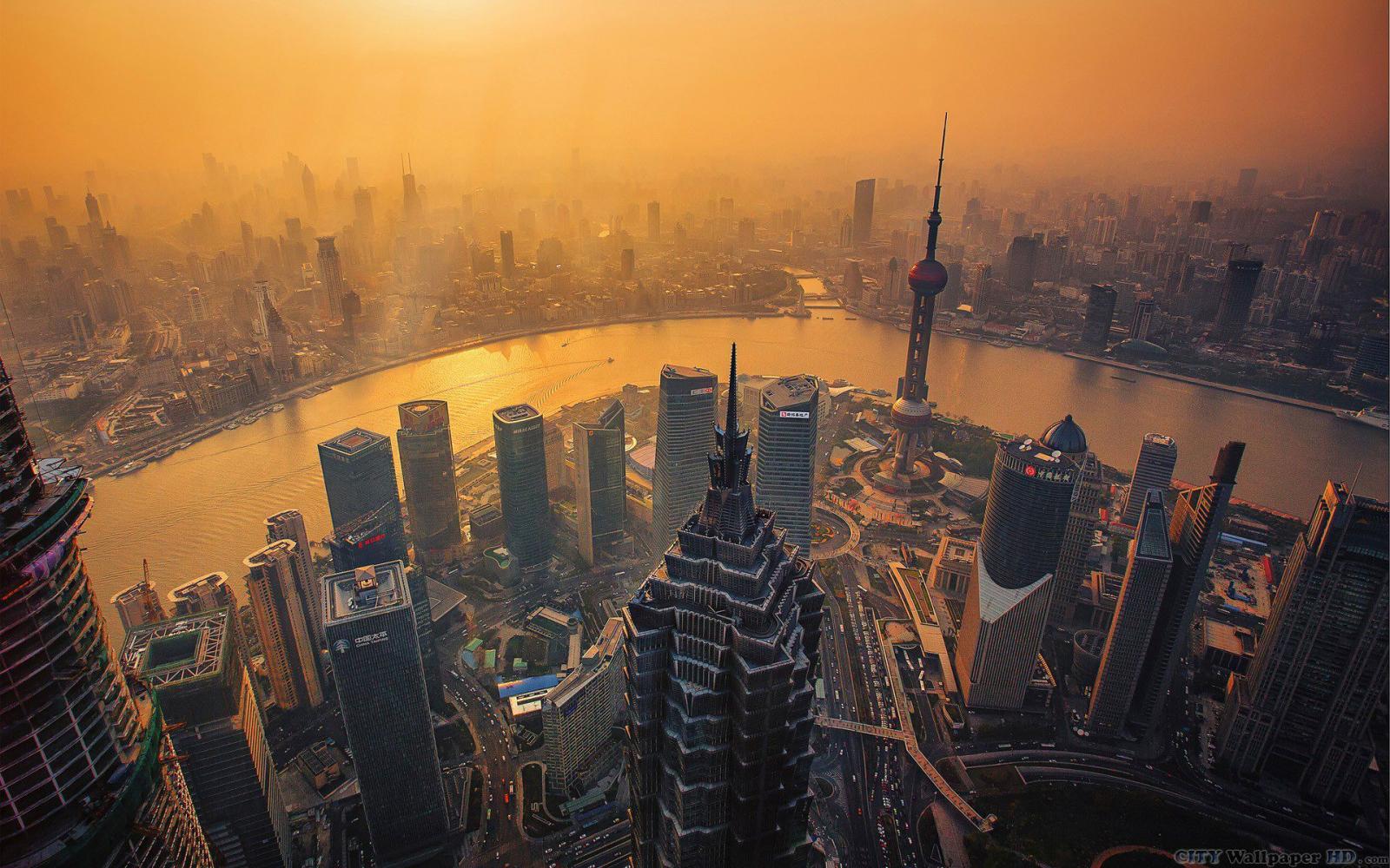 1920x1200 New city with a developed infrastructure and a pleasant appearance