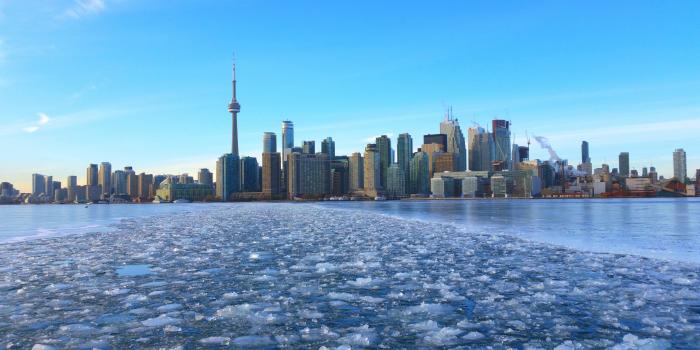 3771x2121 I hear we're posting winter skyline photos now. : toronto