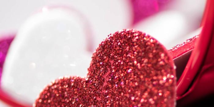 1440x2560 Download wallpaper 1440x2560 heart, sparkles, glitter, love qhd