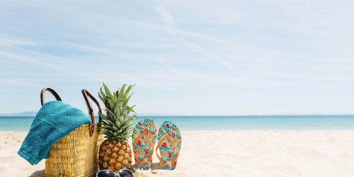 1332x850 Wallpaper sand, sea, beach, summer, stay, glasses, summer, bag