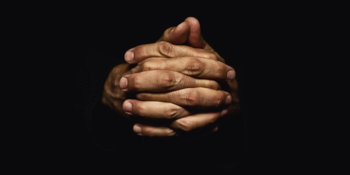 2000x1335 57+ Praying Hands Wallpapers on WallpaperPlay