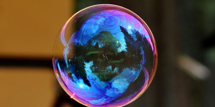 2708x1958 Image of a Floating Bubble · Free Stock Photo