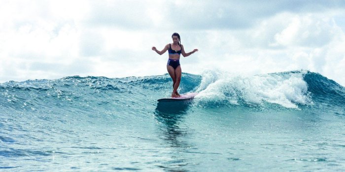 1280x720 Kelia Moniz Biography, Videos & Photos | Roxy