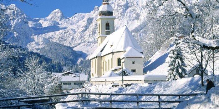 1280x804 Snow on church wallpapers | Snow on church stock photos