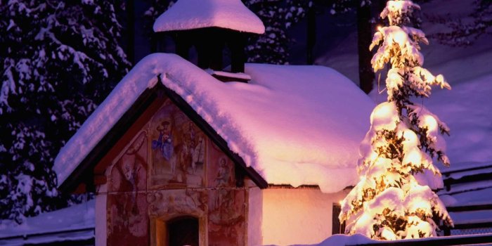 1600x1200 70+ Snowy Church Wallpapers - Download at WallpaperBro