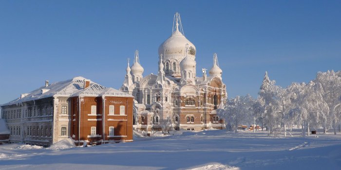 2880x1800 Snowy brick church wallpaper - World wallpapers - #41269
