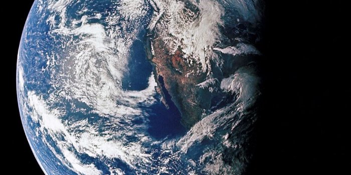 938x1668 Download wallpaper 938x1668 planet, earth, space iphone 8/7/6s/6 for