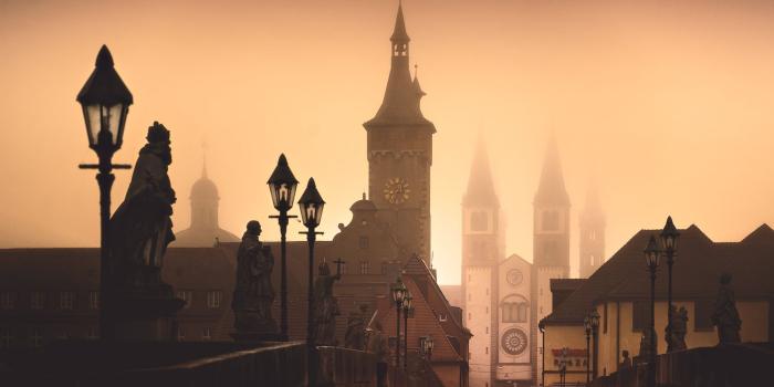2048x1367 Würzburg Historic City Center Bridge Fog Desktop Wallpaper