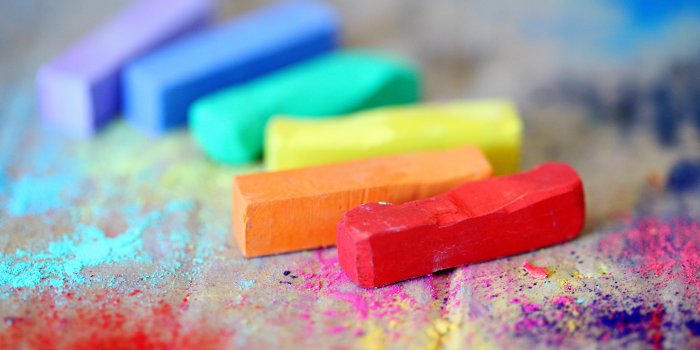 5616x3744 Assorted Colored Chalks on Wood Surface · Free Stock Photo