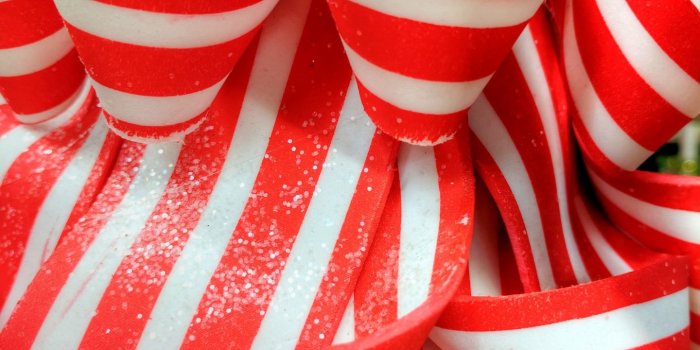 1440x1920 Background,wallpaper,candy cane,red,white - free photo from needpix.com