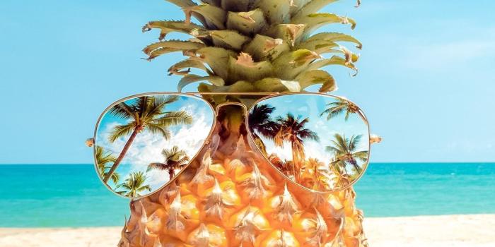 1242x2688 Pineapple, sunglasses, beach, palm trees, sea 1242x2688 iPhone XS