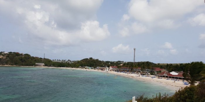 1024x768 PINEAPPLE BEACH CLUB - Travel Grow Do It Solo