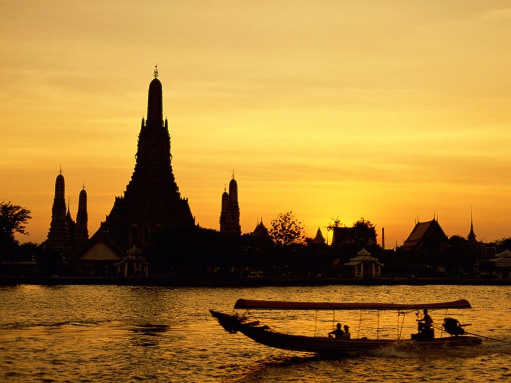 1024x768 Wat Arun, Thailand, (XL.41) - wallpaper Alan Haney