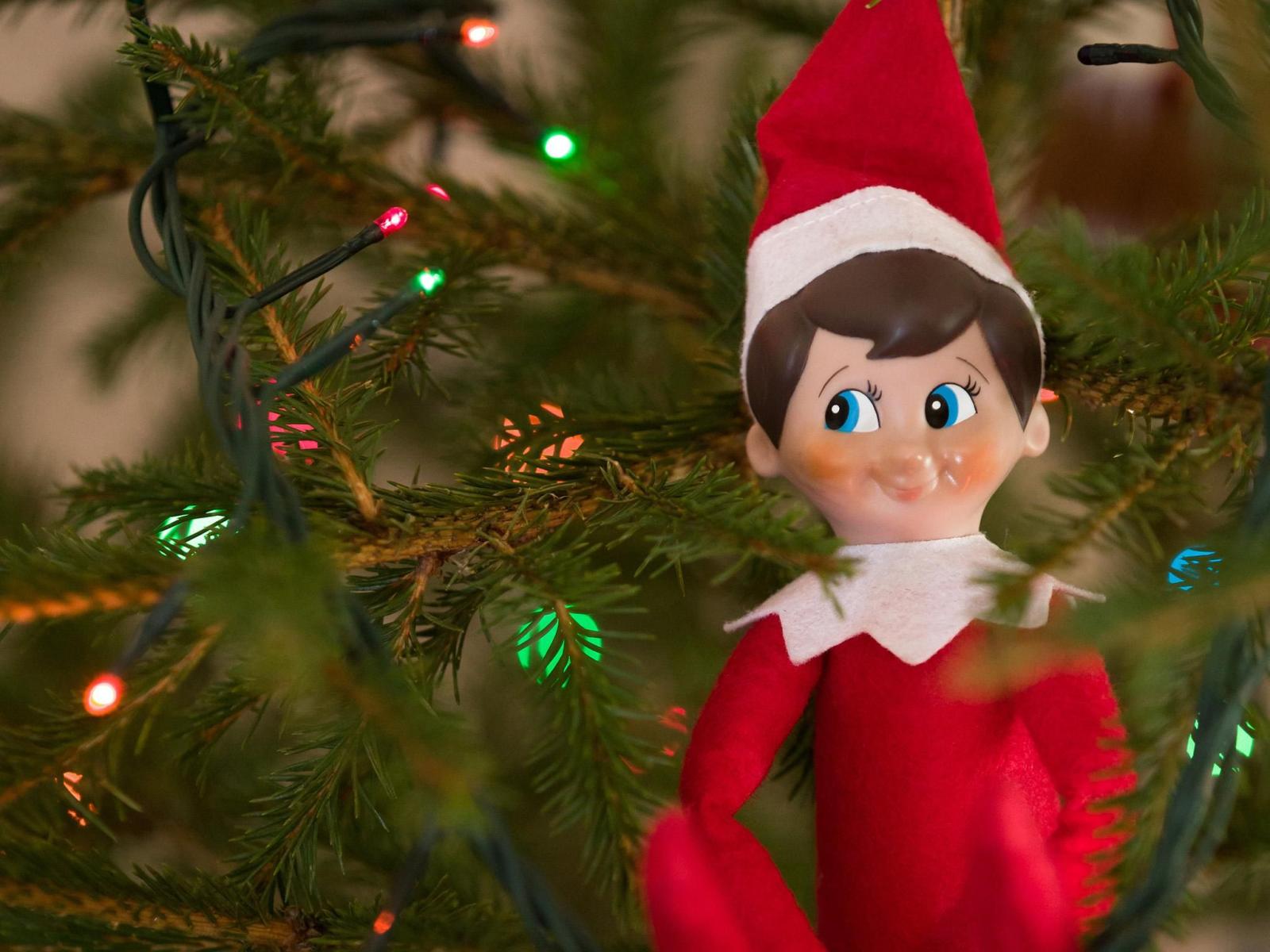 2048x1536 The Elf on the Shelf: A Christmas toy for kids, or a mind game for