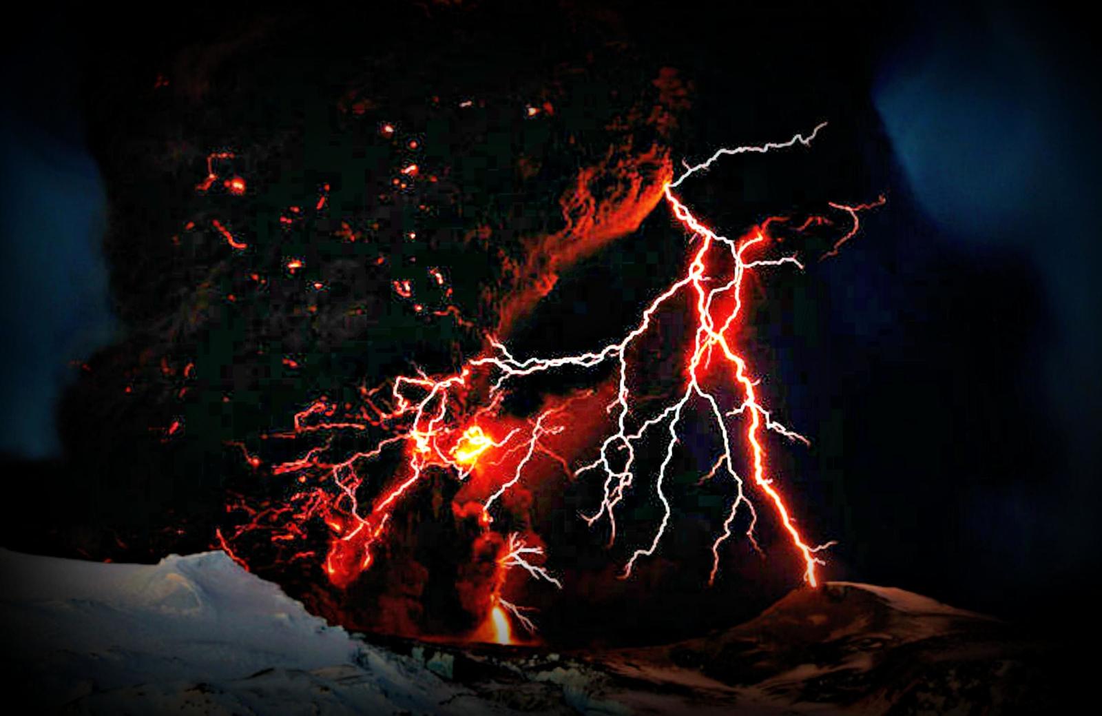 3028x1968 64+ Volcanic Lightning Wallpapers on WallpaperPlay