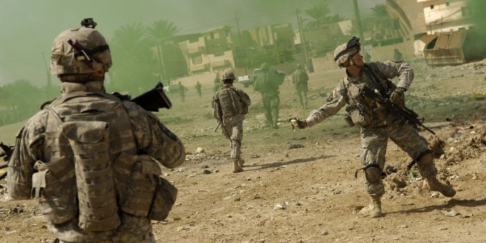 3840x2160 Wallpaper soldier, hand grenade, U.S. Army, evacuation, Iraq, troops