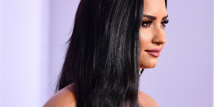 1332x850 Wallpaper look, style, portrait, makeup, actress, profile, singer