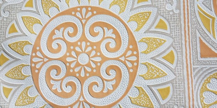 1200x1600 Vintage crown wallpaper 5 rolls Sunburst in PR8 Sefton for £50.00