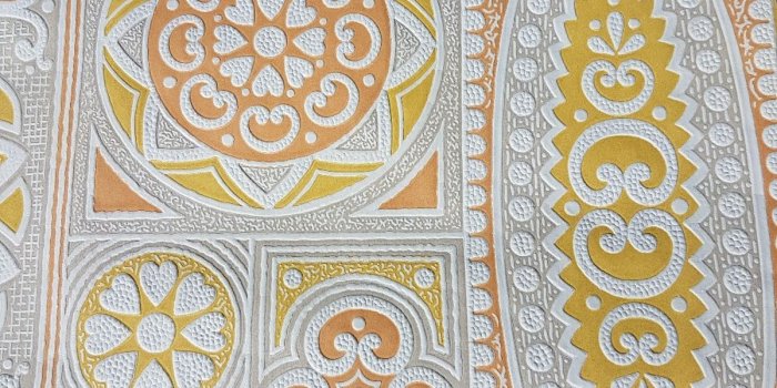 1200x1600 Vintage crown wallpaper 5 rolls Sunburst in PR8 Sefton for £50.00